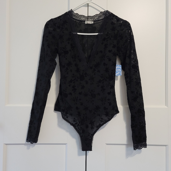 Free people babes in bandeaus bodysuit - Picture 10 of 16